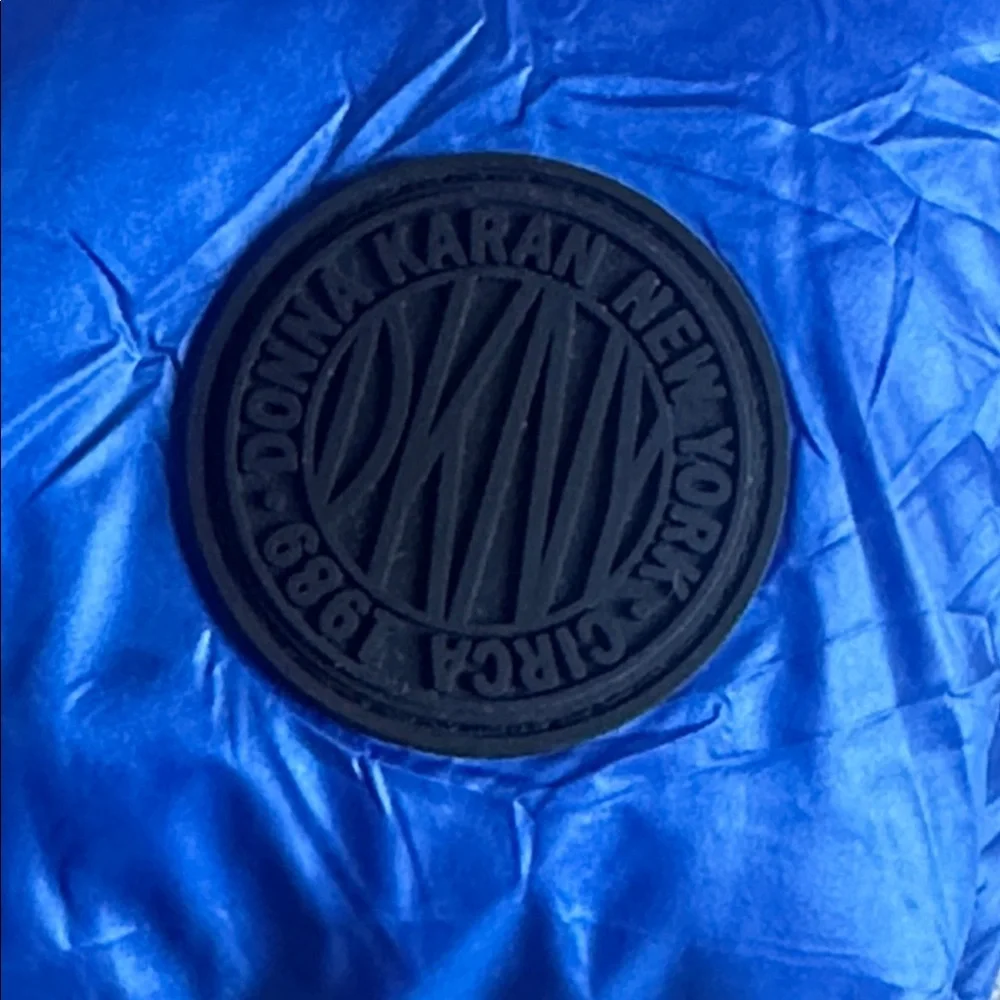 DKNY Quilted Puffer Scarf, One Size - Picture 8 of 9